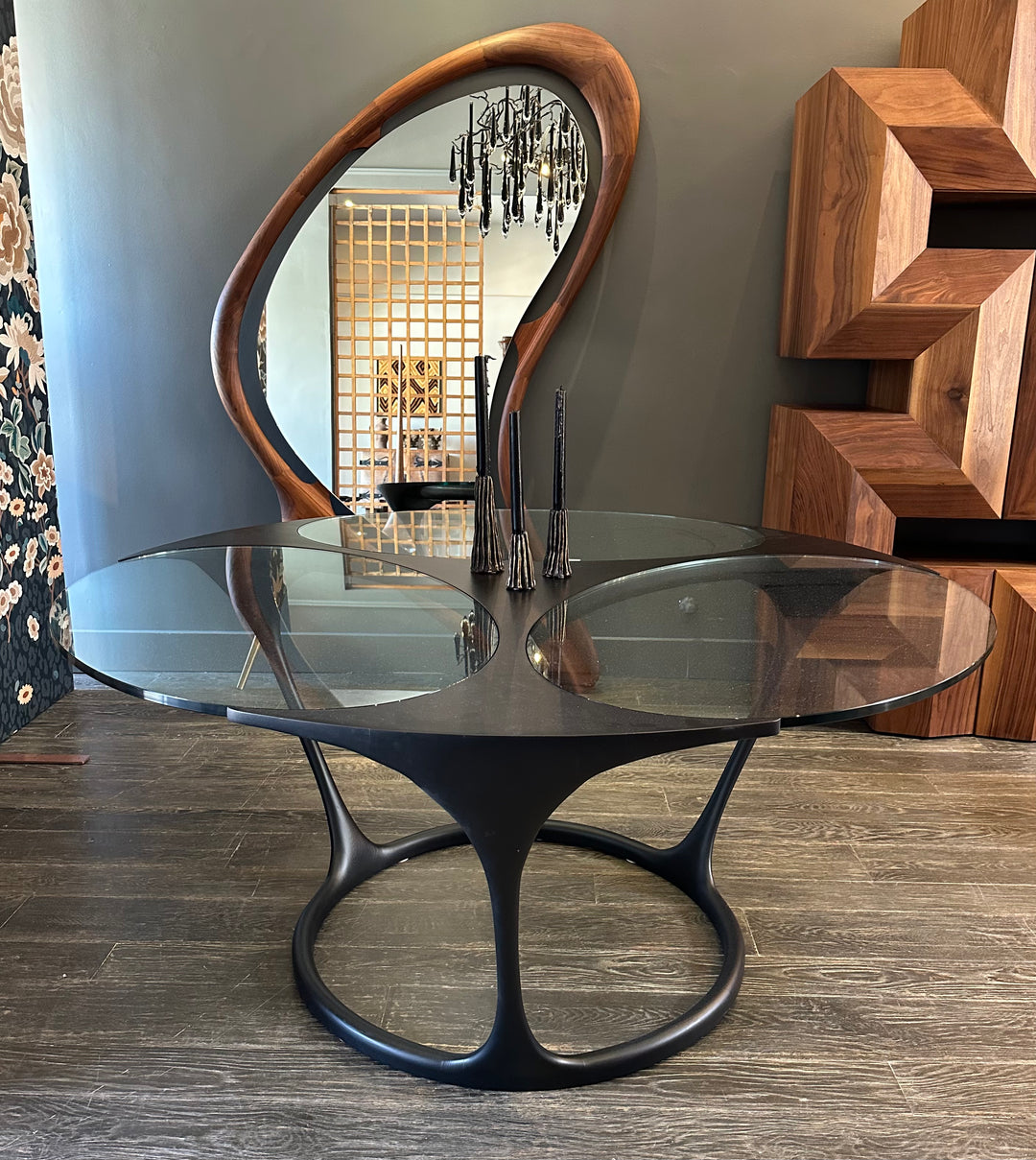 Yris Round Dining Table - FLOOR MODEL